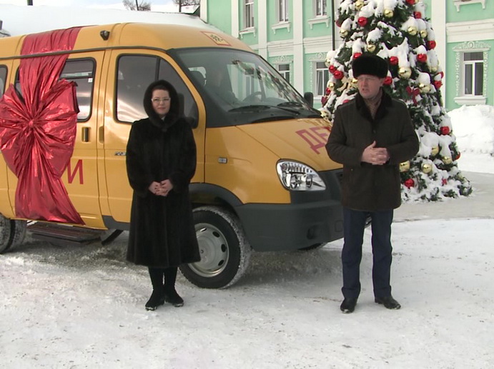 Районный ребцентр в Екатеринбурге получил «ГАЗель» в подарок от меценатов