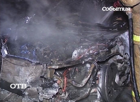 В Екатеринбурге за минувшую ночь сгорело ещё четыре автомобиля