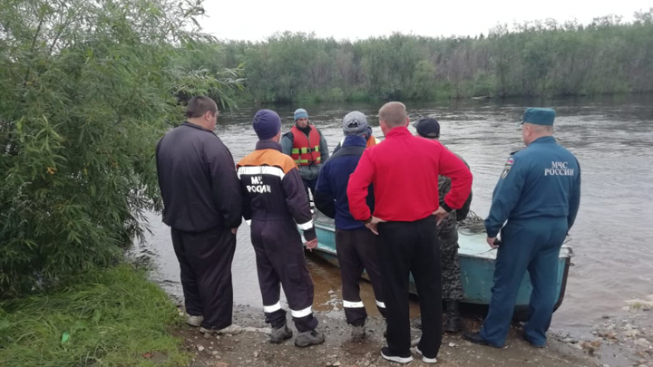 На реке Лозьве второй день ищут тела мужчины и ребёнка