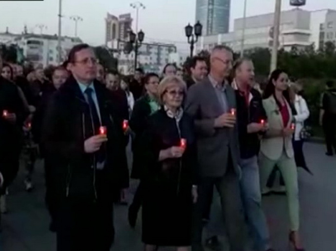 «Помним»: в Екатеринбурге зажгли тысячи свечей в память о начале Великой Отечественной войны