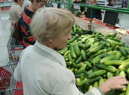 «Народный контроль» нагрянул в супермаркеты Екатеринбурга в поисках местных продуктов