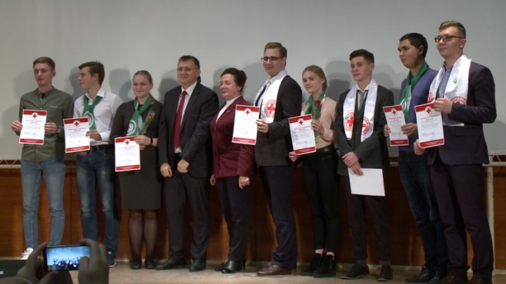 В Екатеринбурге наградили активистов, собиравших помощь для Иркутской области