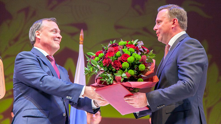 Евгений Куйвашев поздравил Владислава Пинаева с избранием мэром Нижнего Тагила