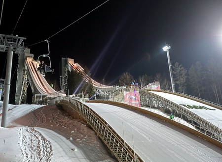 На горе Долгой прошел этап Кубка мира по прыжкам на лыжах с трамплина