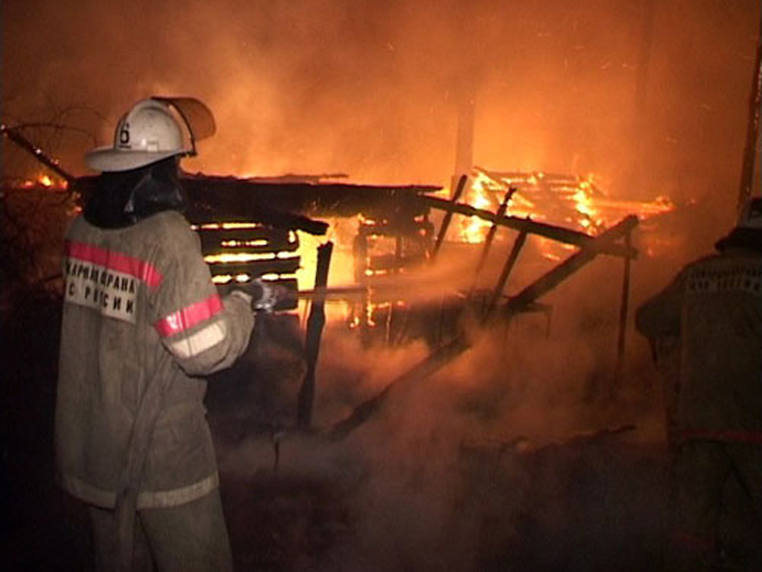 В Екатеринбурге сгорел жилой дом на улице Татищева