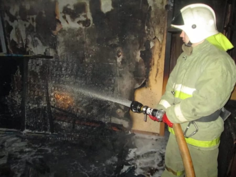 Пожар на Пожарского: в Нижнем Тагиле эвакуировали жильцов двухэтажного дома