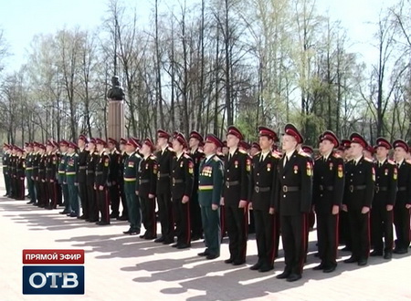 Свердловские суворовцы провели праздничную экскурсию для губернатора и полпреда