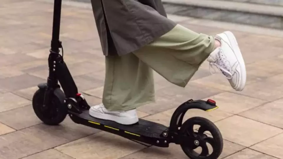 Людям до 18 лет могут запретить ездить на электросамокатах из-за большого количества ДТП и вреда для здоровья