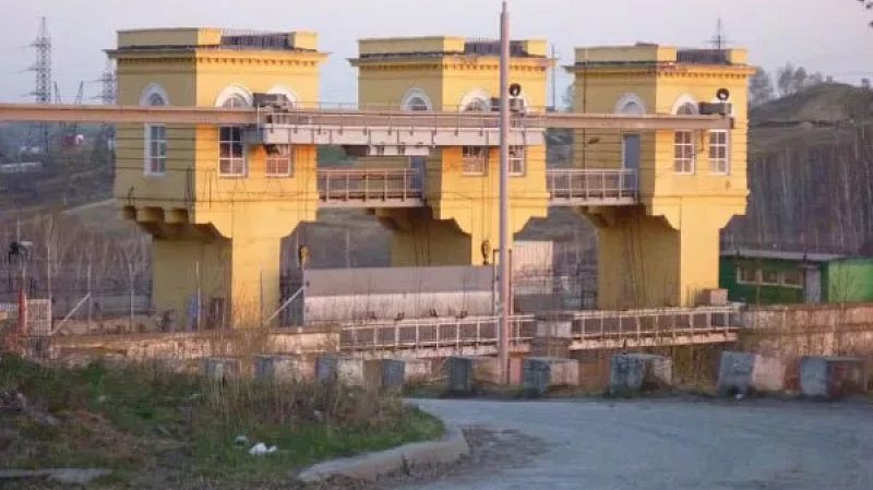 В Свердловской области уже в десяти водохранилищах снизили уровень воды