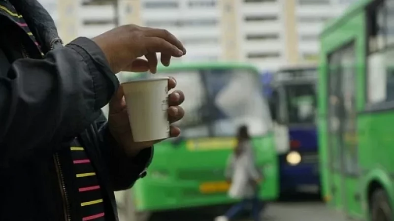 В Первоуральске мужчина домогался несовершеннолетней в автобусе