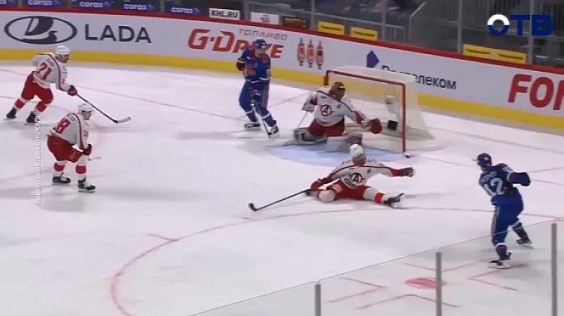 Впервые в своей истории Екатеринбургский «Автомобилист» вышел в полуфинал Кубка Гагарина