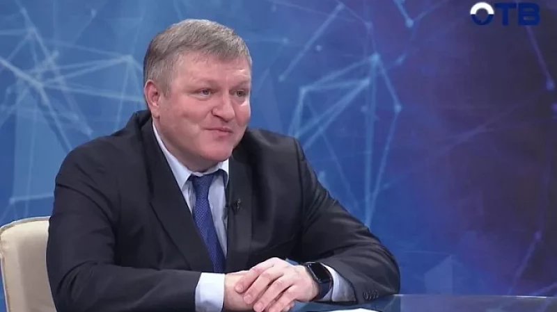 Алексей Бубнов: «Екатеринбург больше не Грязьбург, коммунальщики переходят на летний режим уборки улиц»