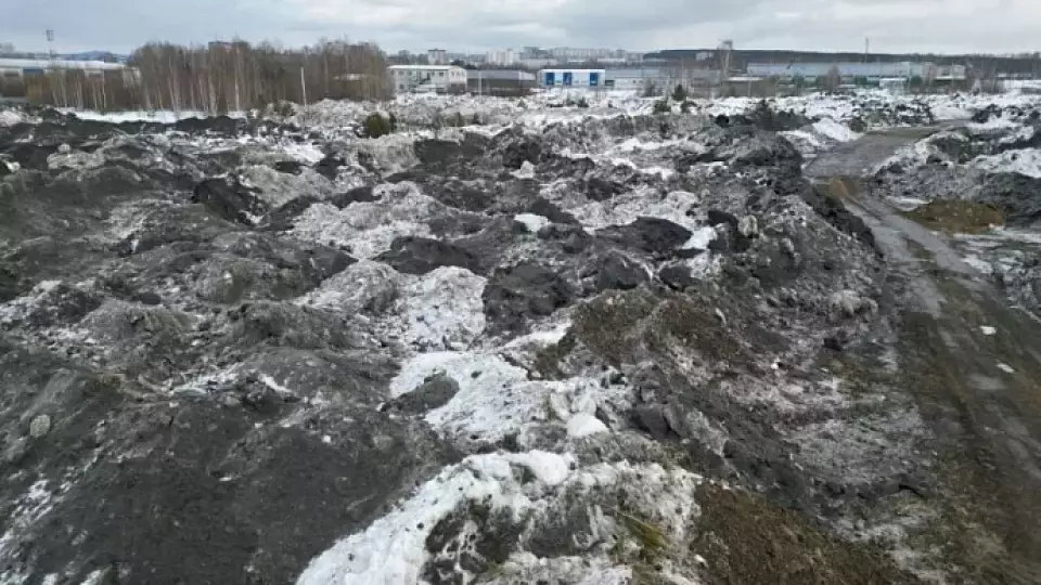 Нелегальный снежный полигон обнаружили в Первоуральске