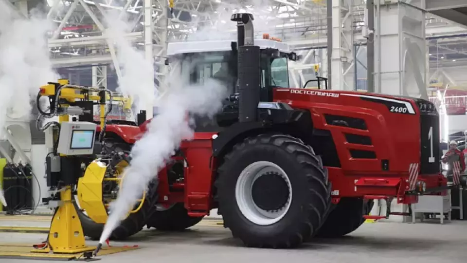 В России впервые за 52 года построили тракторный завод полного цикла