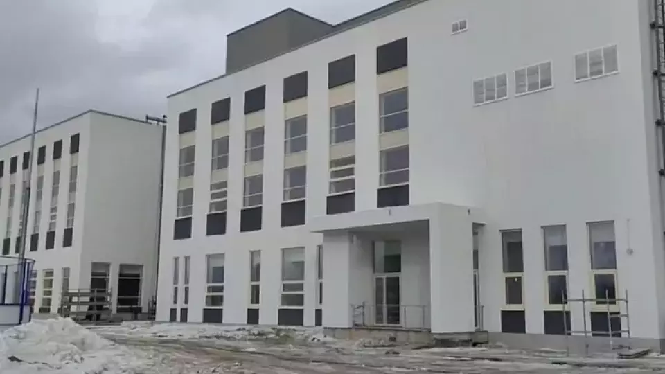 Новая школа в Академическом районе готова на 90%