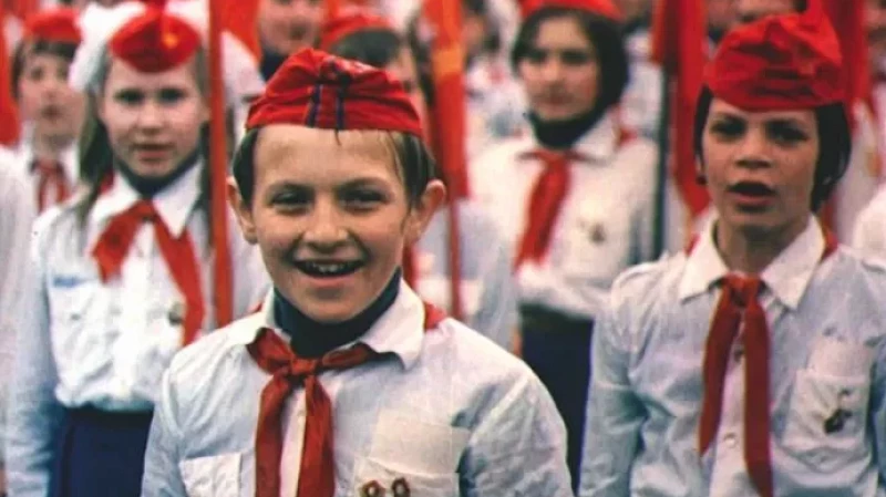 В России может появиться аналог пионерского галстука