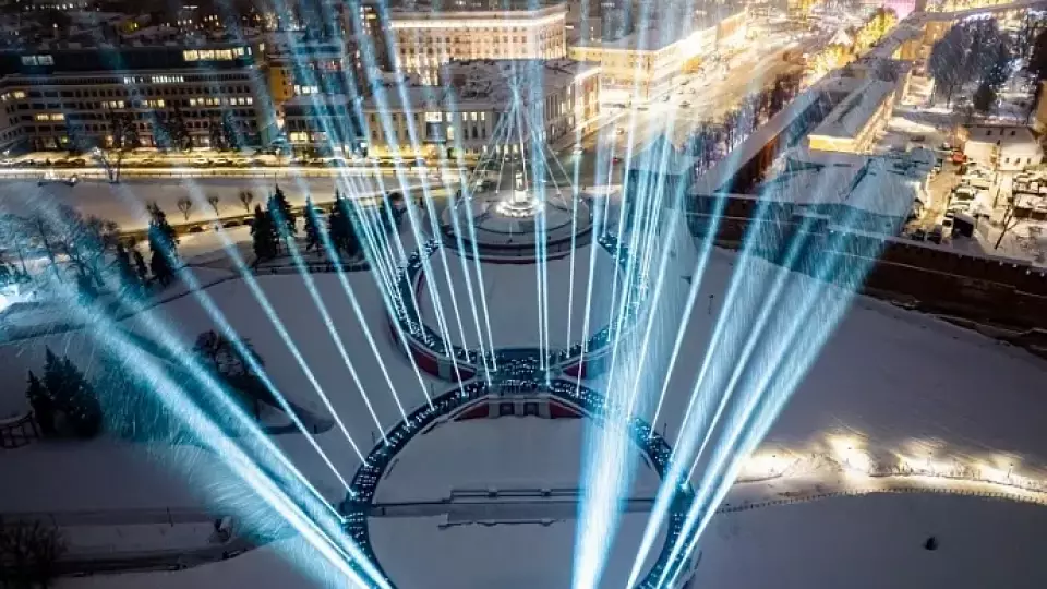 Флешмоб-инсталляцию в виде маршрута авиаперелета провели к 120-летию Валерия Чкалова