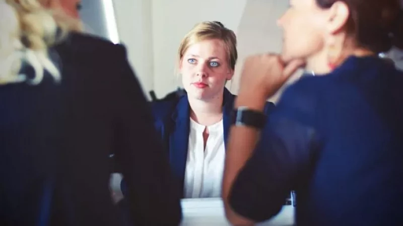 Исследование: внешняя привлекательность способствует профессиональному росту