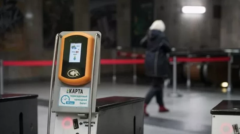 В Екатеринбургском метро устанавливают новые турникеты