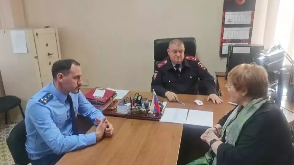 Свердловский омбудсмен Татьяна Мерзлякова посетила камеры для задержанных в полиции Ревды