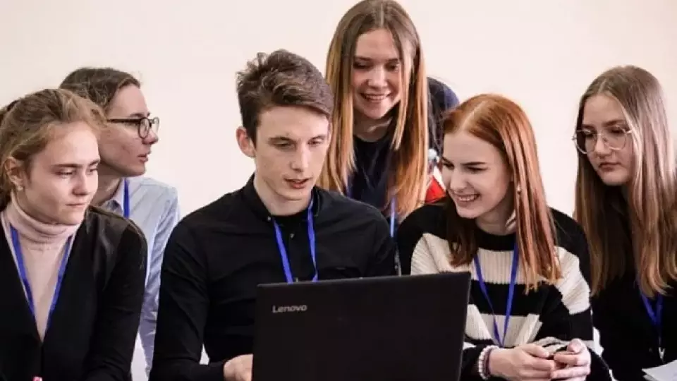 12 свердловчан попали в финал стипендиальной программы «Система»