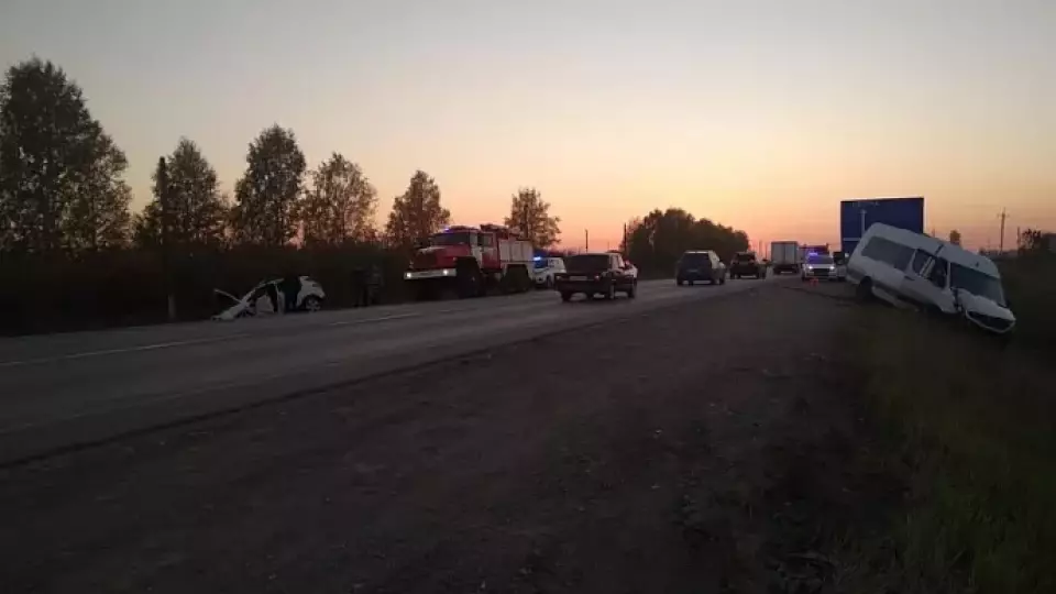 В ДТП под Екатеринбургом пострадали 15 детей