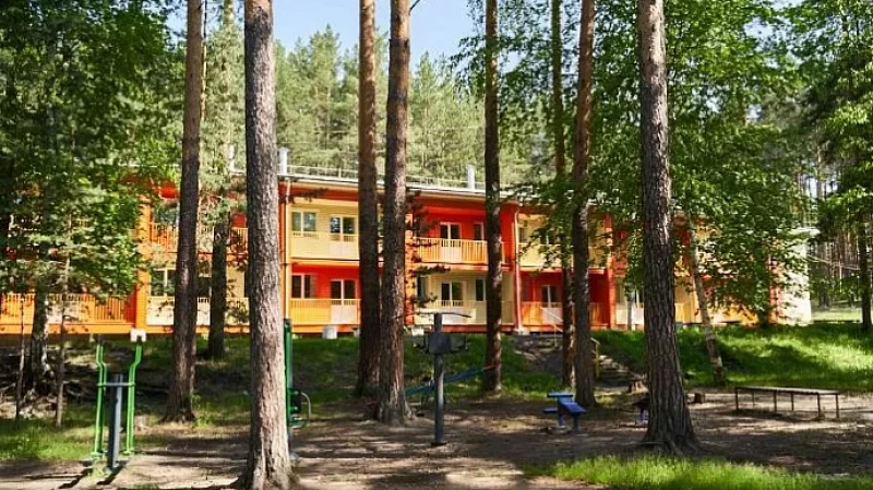 Мишустин выделил почти 85 млн рублей на строительство детских лагерей в Свердловской области