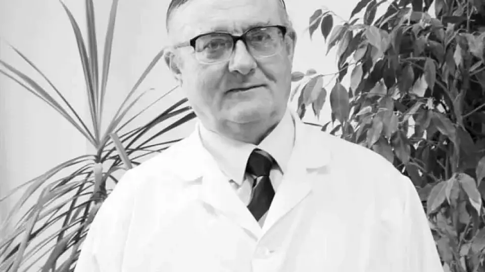 В Березовском в квартире найдены мертвыми известный психиатр и его сын