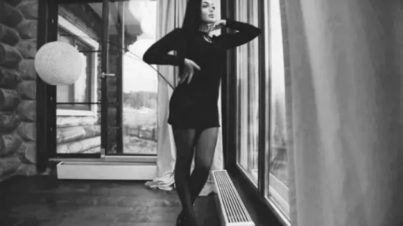 Молодая мама выпала с 24 этажа, когда мыла окна