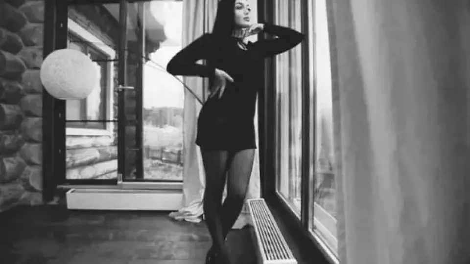 Молодая мама выпала с 24 этажа, когда мыла окна