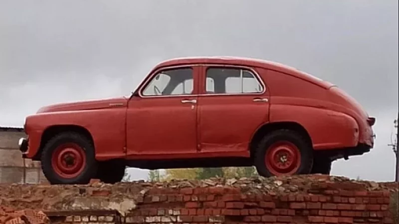 Красная «Победа» на кирпичной стене появилась в Нижнем Тагиле