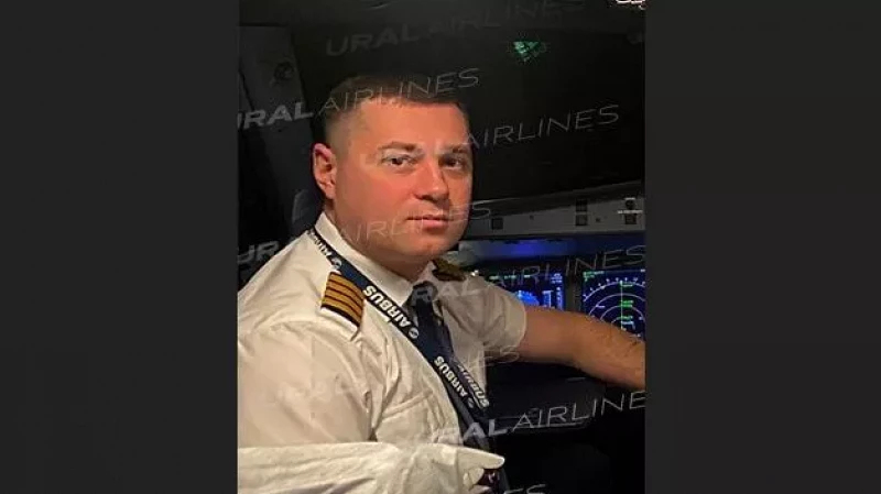 Пилот «Уральских авиалиний» экстренно посадил самолёт в поле Новосибирской области