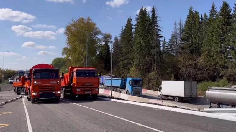 Важный путепровод на трассе Екатеринбург-Тюмень открыли сегодня в Свердловской области