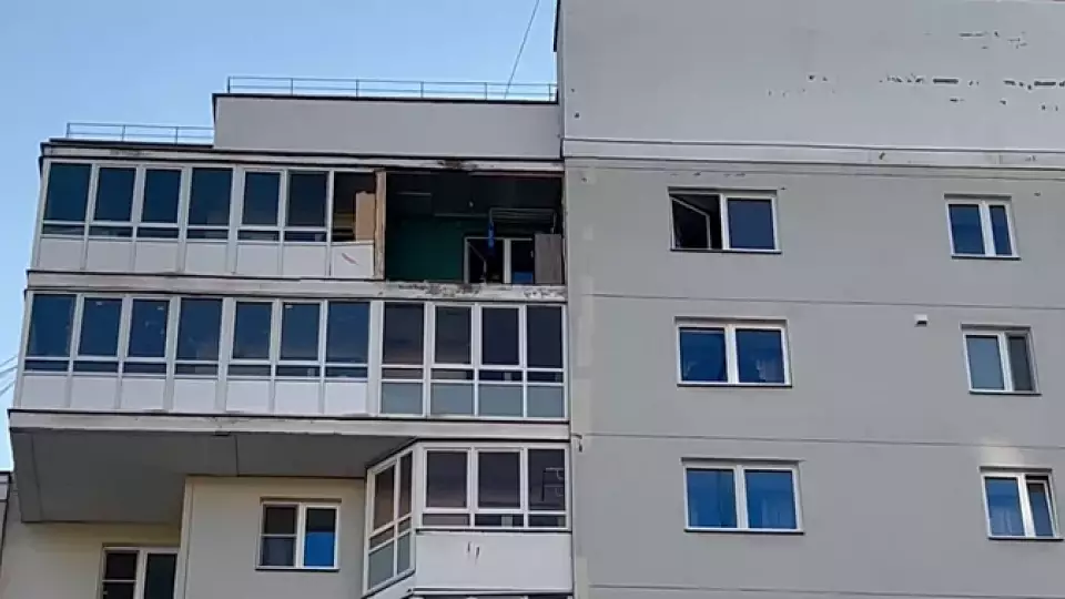 Предполагаемой версией взрыва на 12 этаже дома в Екатеринбурге стала заправка зажигалки
