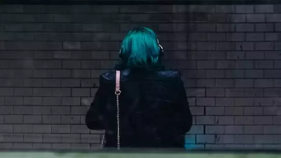 До 9 лет грозит свердловчанам, избившим девушку из-за цвета волос