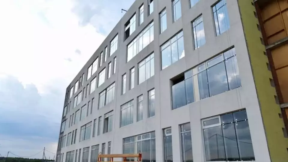 Первую высотную школу в Академическом сдадут в 2024 году