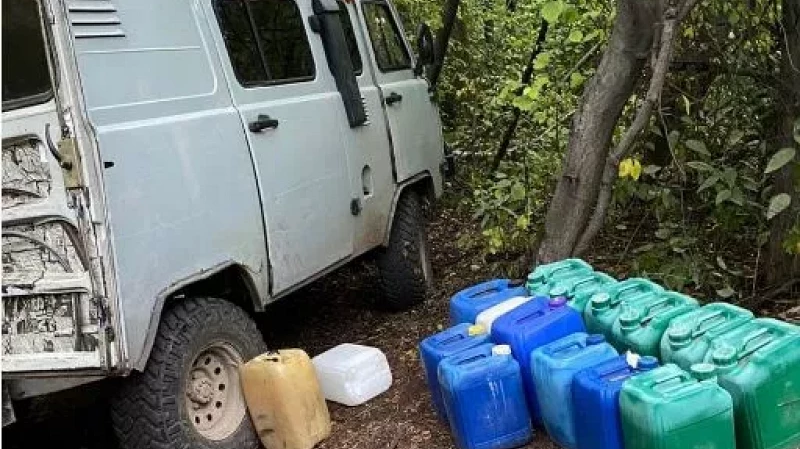 Свердловская полиция направила в суд дело о краже нефтепродуктов с железнодорожных вагонов