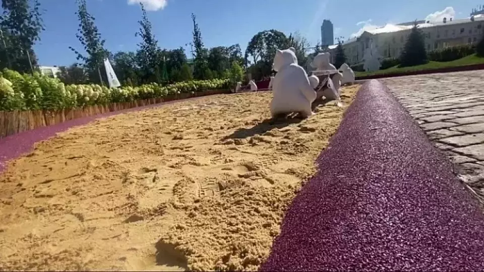 В Екатеринбурге открылся юбилейный «Атмофест»