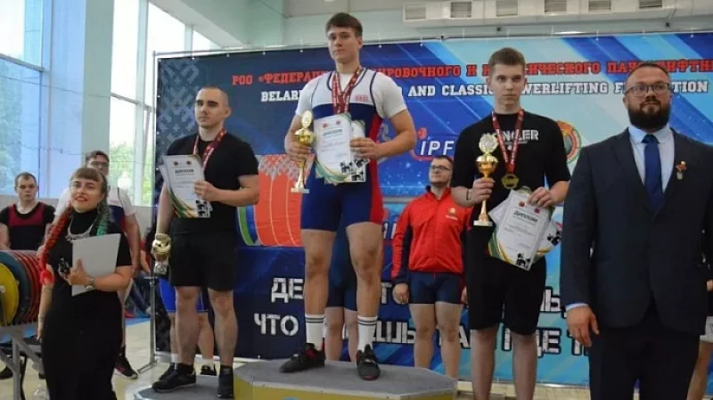 Уральские пауэрлифтеры привезли награды из Белоруссии