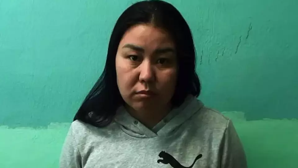 Правоохранители задержали подозреваемую в хищении сбережений у пенсионера на Юго-Западе