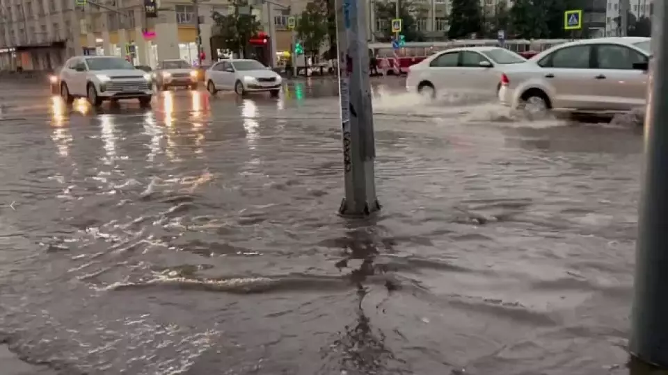 Мусор в ливнёвках – причина вчерашнего потопа в Екатеринбурге