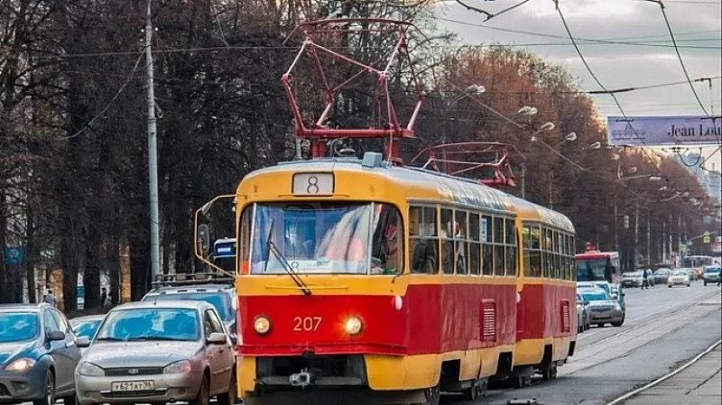 Екатеринбурженка оставила двухлетнего ребёнка в трамвае