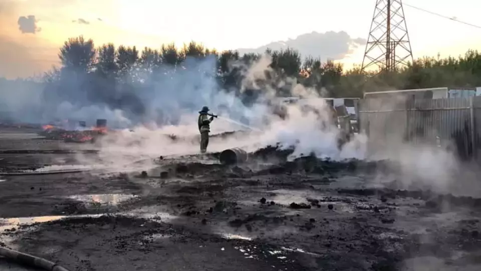 Крупный пожар на Сибирском тракте тушили этой ночью в Екатеринбурге