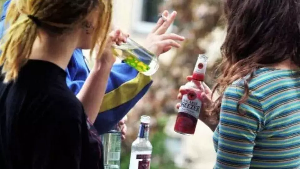 32 бутылки спиртного и 1 пачка печенья: стало известно, чем отравились подростки в Первоуральске