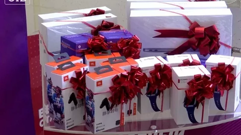 На 70 счастливчиков больше: победители «Верного отличника» получили свои призы