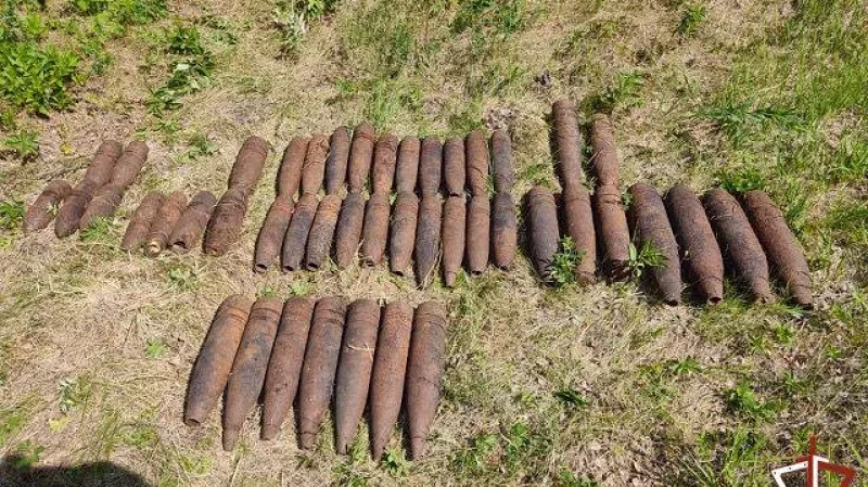 Грибники нашли склад боеприпасов в уральском лесу