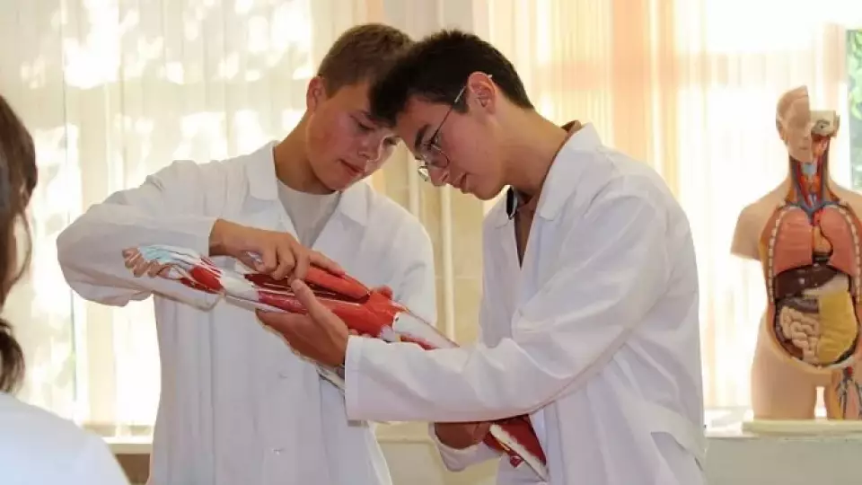 Количество абитуриентов, желающих стать врачами, выросло в 10 раз