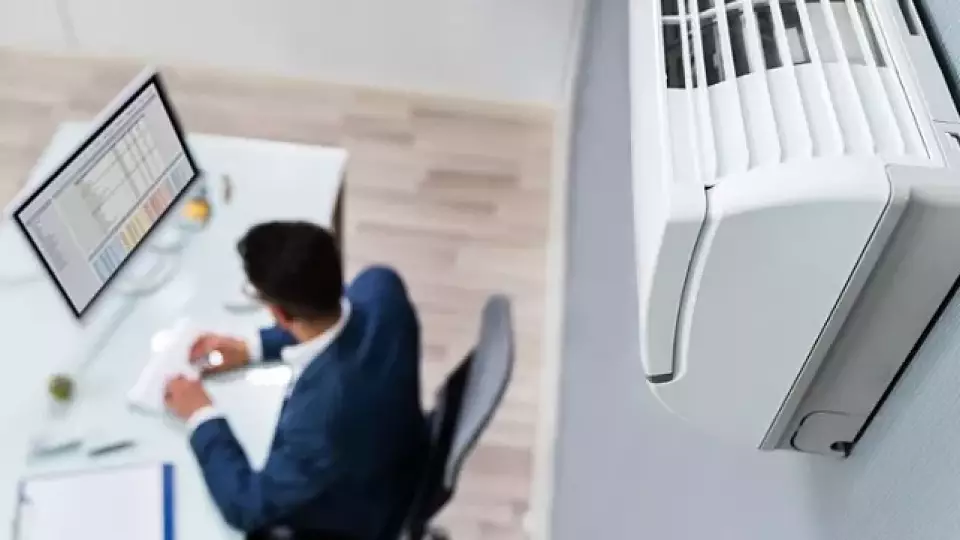 У каждого третьего свердловчанина на работе случаются конфликты из-за кондиционера