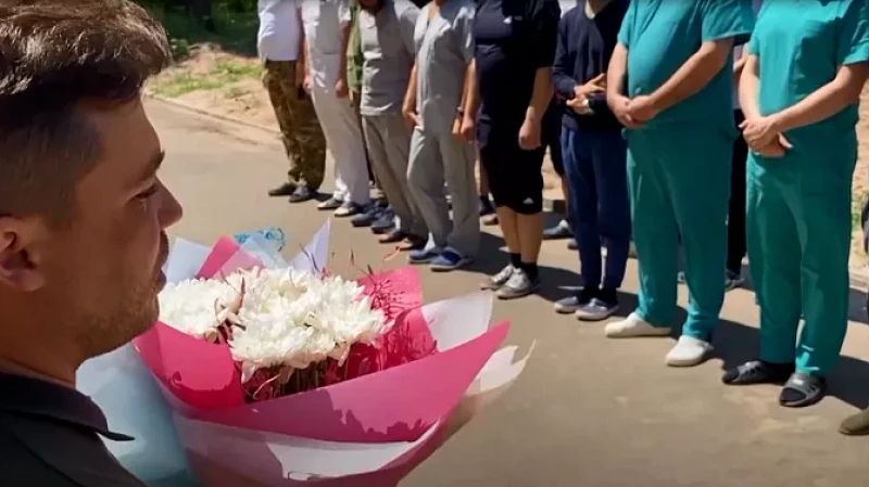 Свердловские общественники поздравили медиков с профессиональным праздником