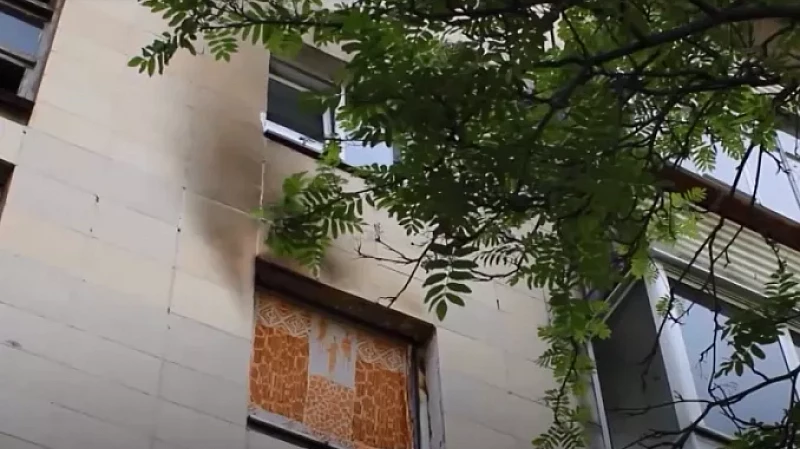 Участковый полиции спас из огня двоих детей и их отца